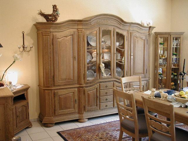 klassischer Bogenschrank / Massives Eichenmöbel